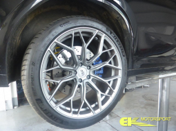 BMW X4  M Competition 510PS mit 21 Zoll   Wheelforce vorne 265/40R21 u.hinten 295/35R21 und KW-Gewindefahrwerk     